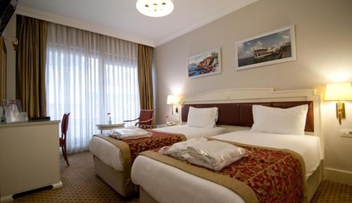 Double or Twin Room with Bathroom