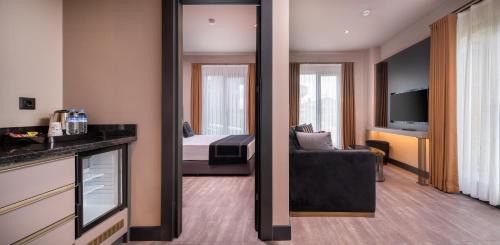 Junior Suite with Garden View