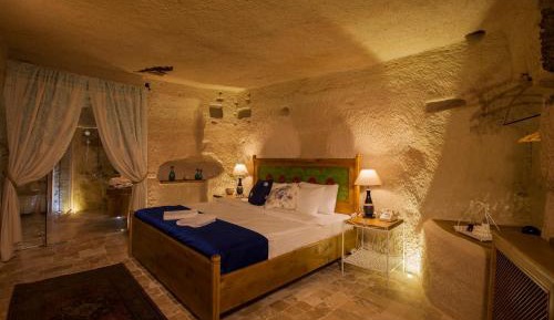 Cave Suite