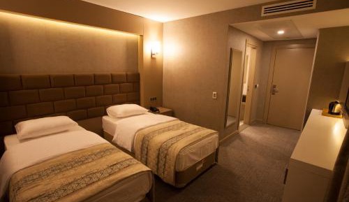 Large Double or Twin Room