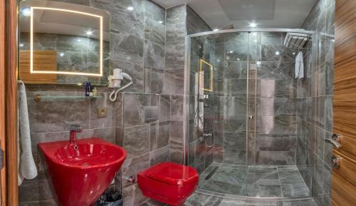 Deluxe Corner Double or Twin Room