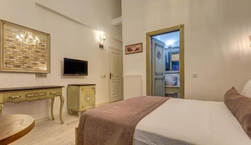 Deluxe Double Room with Extra Bed