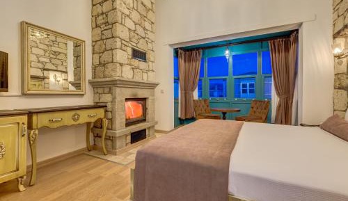 Deluxe Double Room with Extra Bed