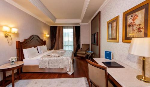 Suite with King Size Bed