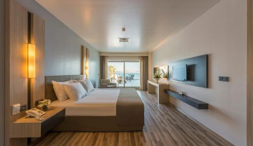 Ocean Suite with Direct Sea View
