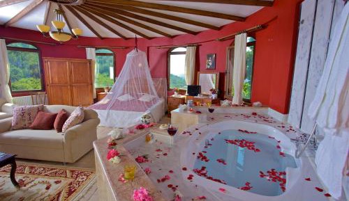 Honeymoon Suite