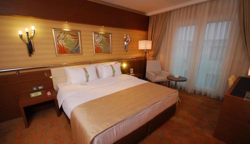 Standard King Room