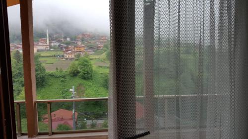 Two-Bedroom Apartment with Mountain View