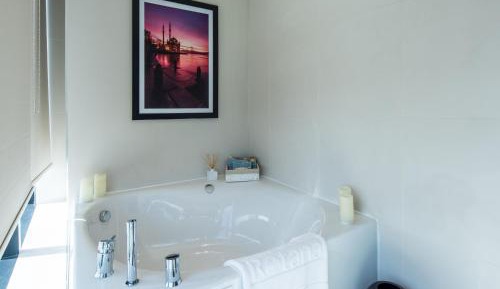 Spacious Centro Corner Suite