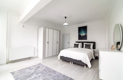 Besiktas Villa | Bosphorus Terrace Flat 4 Min to Ortakoy Sq
