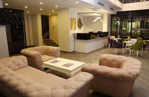 Akcaabat Hotel | Favorite Otel