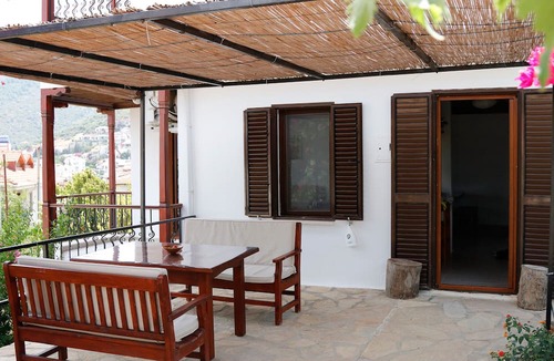 Datca City Center House | 3+1 Bahçeli deniz ve şehir manzaralı konak