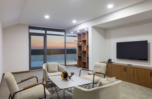 Arnavutkoy Hotel | Hampton by Hilton Istanbul Airport, Arnavutkoy