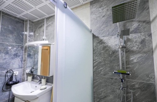 Lara Apartment | Vacation Oasis in Antalya, 5 min to Lara Beach