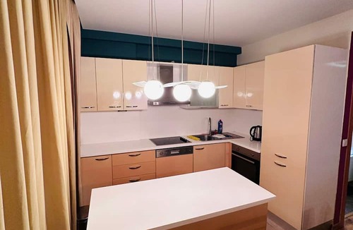 Gumussuyu Mahallesi Apartment | TAKSiM PERFECT RESİDENCE, 3 BEDROOMS, 140 SQUAREMETER, POOL GYM SAUNA Wifi