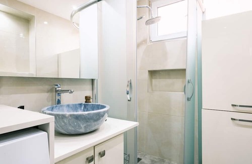 Besiktas Apartment | Stylish Retreat, 10 Min to Bebek Beach