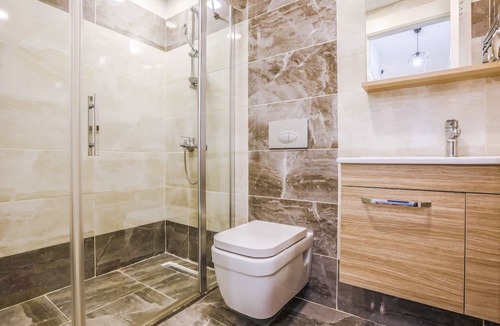 Pendik District Apartment | Sleek Flat with Tuzla Balcony