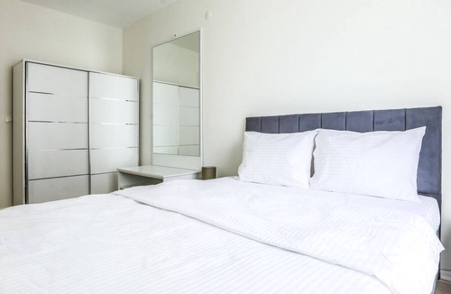Pendik District Apartment | Sleek Flat with Tuzla Balcony