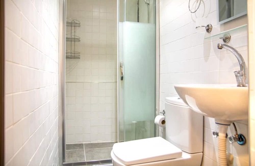 Old Town Apartment | Invigorating Studio Flat near Kordon in Alsancak