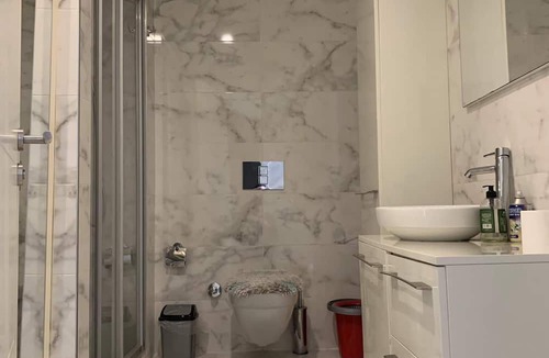 Zeytinburnu Apartment | Flat for rent in complex with sea,view, pool,gym