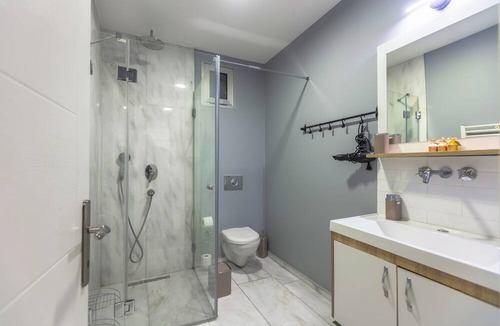 Taksim House | Cozy house with garden & terrace 10 Min to Istiklal Street