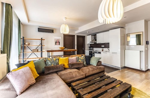 Bomonti Apartment | Chic Residence Flat with Central Location in Sisli