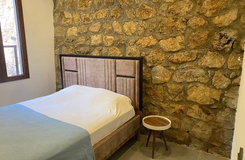Karaoz House | Stonehouse w Fireplace, Pool and Backyard in Izmir