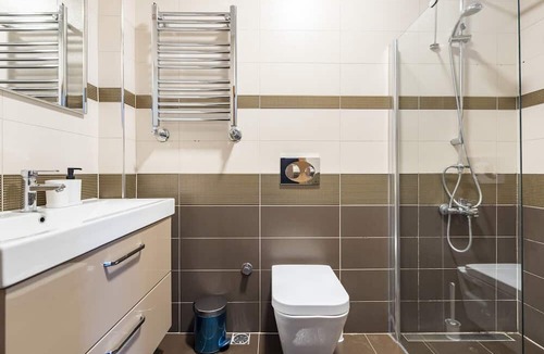 Fenerbahce Apartment | Elegant Flat w Balcony BBQ 5 min to Bagdat Ave