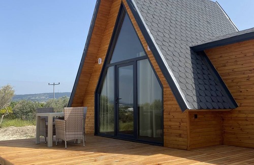 Iskele Mahallesi House | Nefes Urla Bungalov