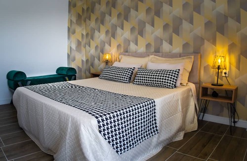 Kusadasi City Centre Condo | Luxurious 1BR! Netflix & kitchen - 5 min from the beach