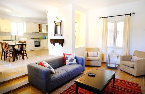 Derekoy Villa | VILLA BEGONVILE