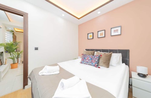 Antalya City Centre Apartment | Modern Well Appointed Flat in Antalya Muratpasa