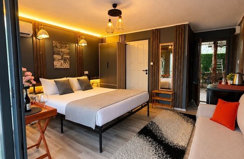 Kucukkuyu Hotel | Ada Tiny House