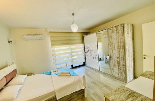 Kadnlar Denizi Mahallesi Villa | Luxury Villa with private pool '' Flamingo 7'' !! Near the beach!Private parking