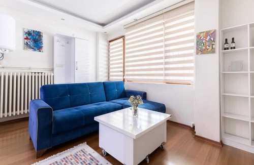 Maltepe Apartment | Convenient Flat 15 min to Bagdat Avenue