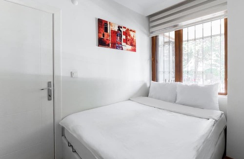 Maltepe Apartment | Convenient Flat 15 min to Bagdat Avenue