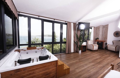Adalar Hotel | Ank'Ada Ayanikola
