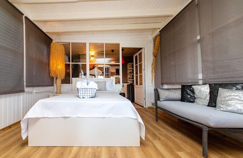 Koyunbaba Apartment | Dreamy Vacation Flat w Pool and Garden in Bodrum