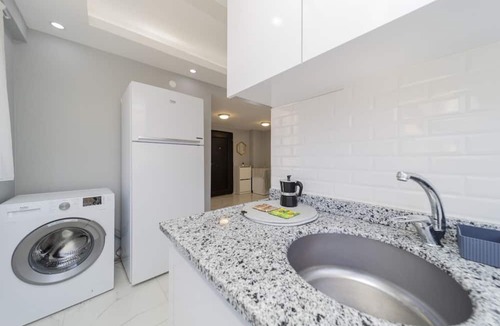 Alanya Apartment | Cozy Flat w Balcony Near New Year Market in Alanya