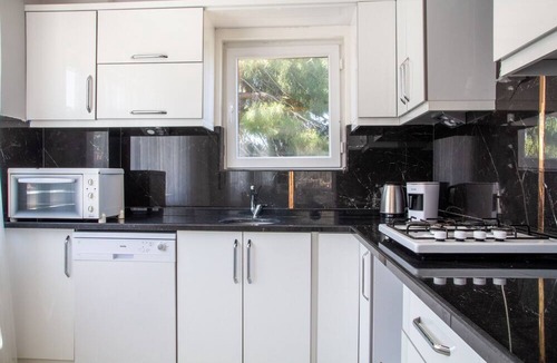 Yalıkoy Apartment | Flat w Sea View Terrace 1 min to Beach in Didim
