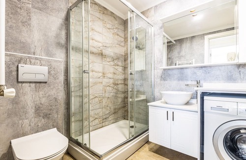 Erenkoy Apartment | Furnished Flat, 5 min to Marmaray, 10 min to Coast