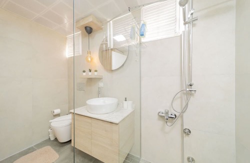 Guzeloba Mahallesi Apartment | Flat w Balcony 10 min to Lara Beach in Antalya