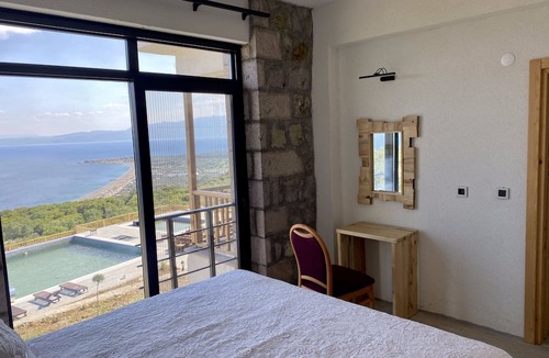 Ayvacik Hotel | Assos Karadut Taş Otel