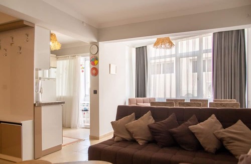 Camlık Mahallesi Apartment | Spacious and Furnished Flat Next to Beach in Didim