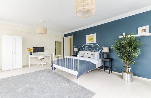 Bostanci Apartment | Stylish Sea View Flat on Bagdat Avenue in Bostanci