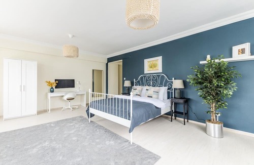 Bostanci Apartment | Chic Sea View Flat on Bagdat Avenue in Bostanci