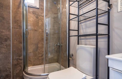 Esenyurt Apartment | Convenient and Modern Flat in Central Beylikduzu