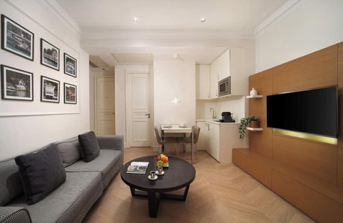 Gumussuyu Mahallesi Hotel | Atik Suite Taksim