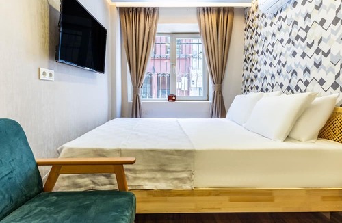 Balat Apartment | Charming Balat Haven | Idyllic Location in Balat