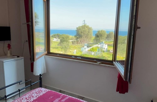 Bozcaada House | Zeus kır evi